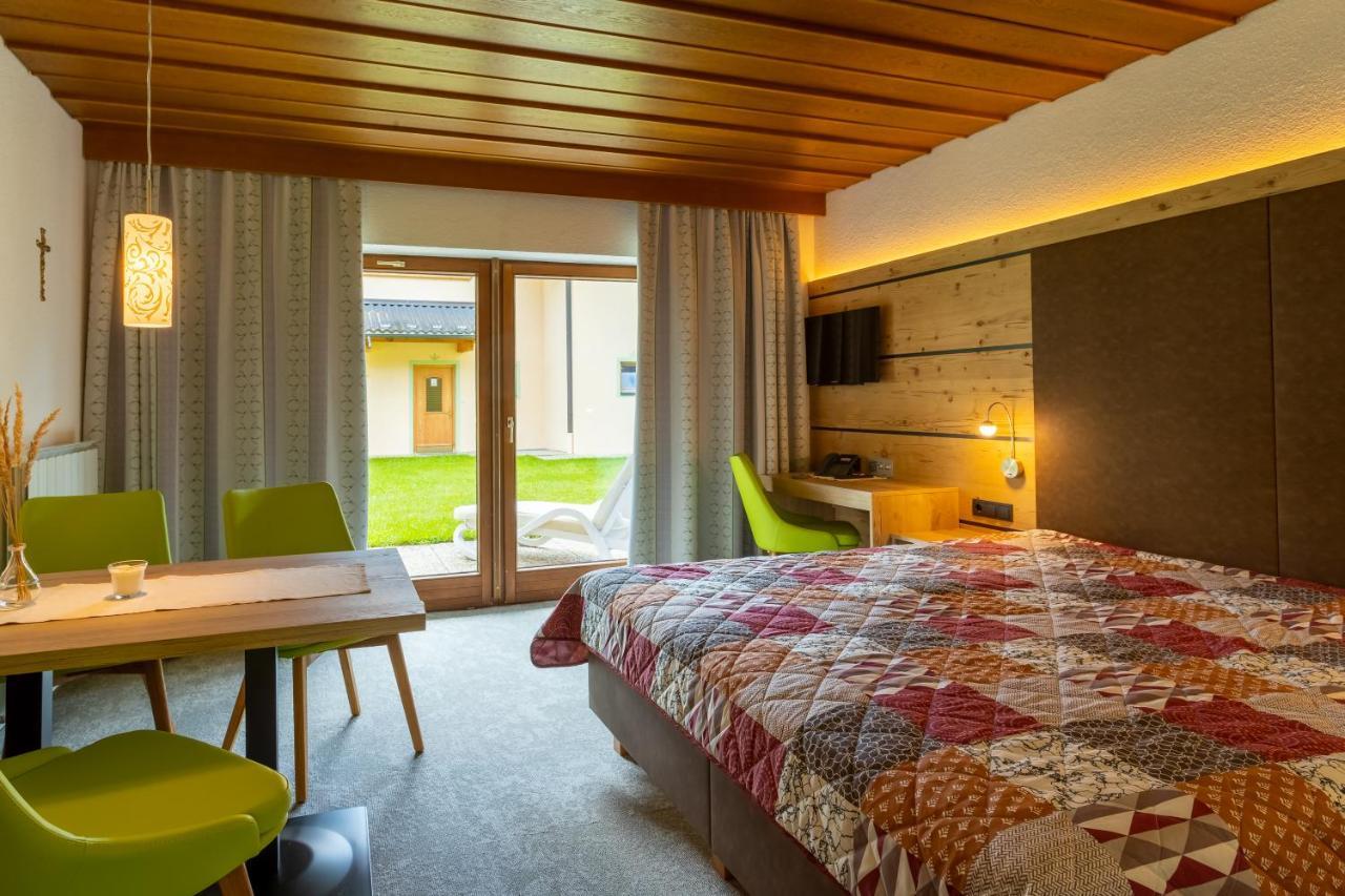 Kinderhotel Laerchenhof Obsteig Exterior photo