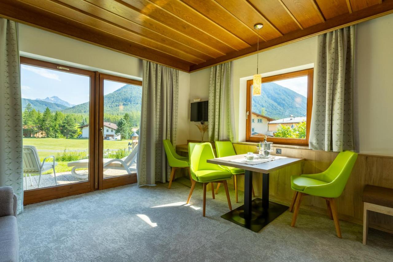 Kinderhotel Laerchenhof Obsteig Exterior photo